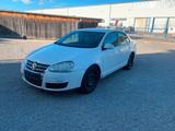 Volkswagen VW Jetta 1.9TDI EZ/2006 TUV 01/2027 - Volkswagen Jetta aus 2006 mit Diesel-Antrieb