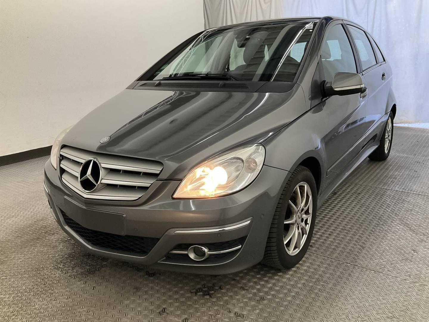 Mercedes-Benz B200CDI*AUTOM.*S.DACH*KLIMA*PDC*NAVI*96.000km