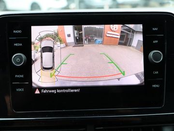 Fahrzeugverkauf 20 Volkswagen T-Roc 1.5 DSG R-Line Black AHK Pano Matrix Kame.