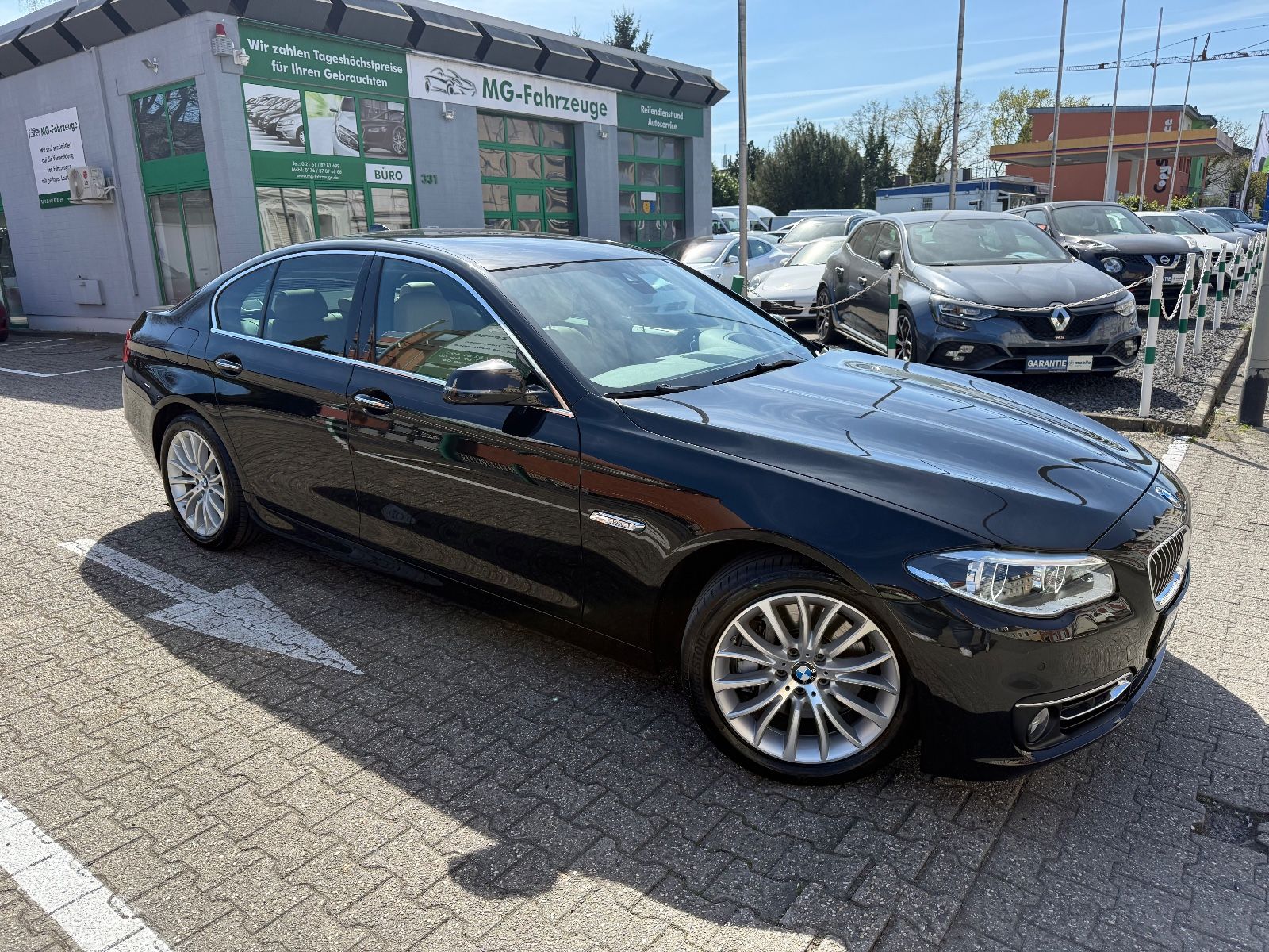 Fahrzeugabbildung BMW 535 i xDrive Luxury Line NAVI LED LEDER HEAD-UP