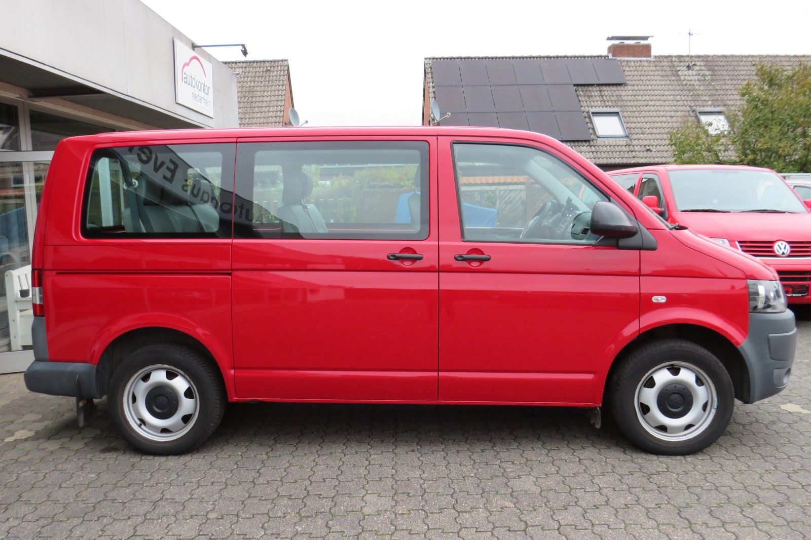 Fahrzeugabbildung Volkswagen T5 Kombi 4-Motion AHK 7 Sitz 158.000km