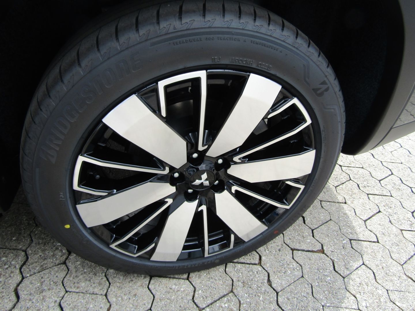 Mitsubishi Plug-in Hybrid Outlander - Bild 18