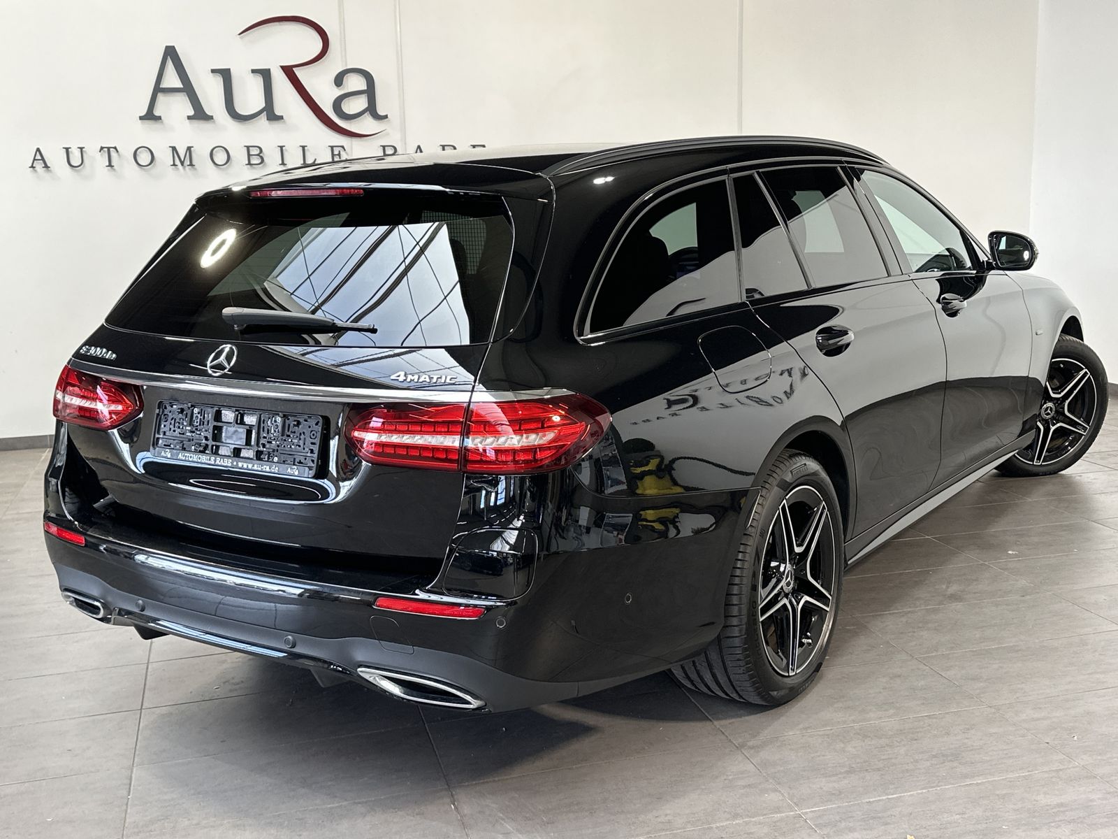 Fahrzeugabbildung Mercedes-Benz E 300de T 4Matic AMG NAV+LED+AHK+WIDESCREEN+PANO