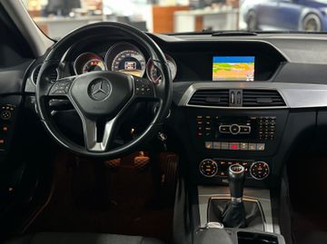 Fahrzeugabbildung Mercedes-Benz C 180 Avantgarde BlueEfficiency Navi Sitzhz PDC