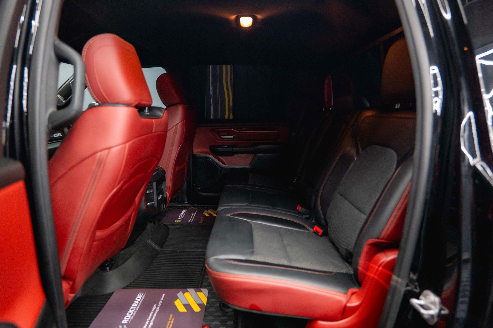 Fahrzeugabbildung Dodge RAM 5.7 V8 HEMI 4x4 REBEL AXLE LOCK Airmatic LED