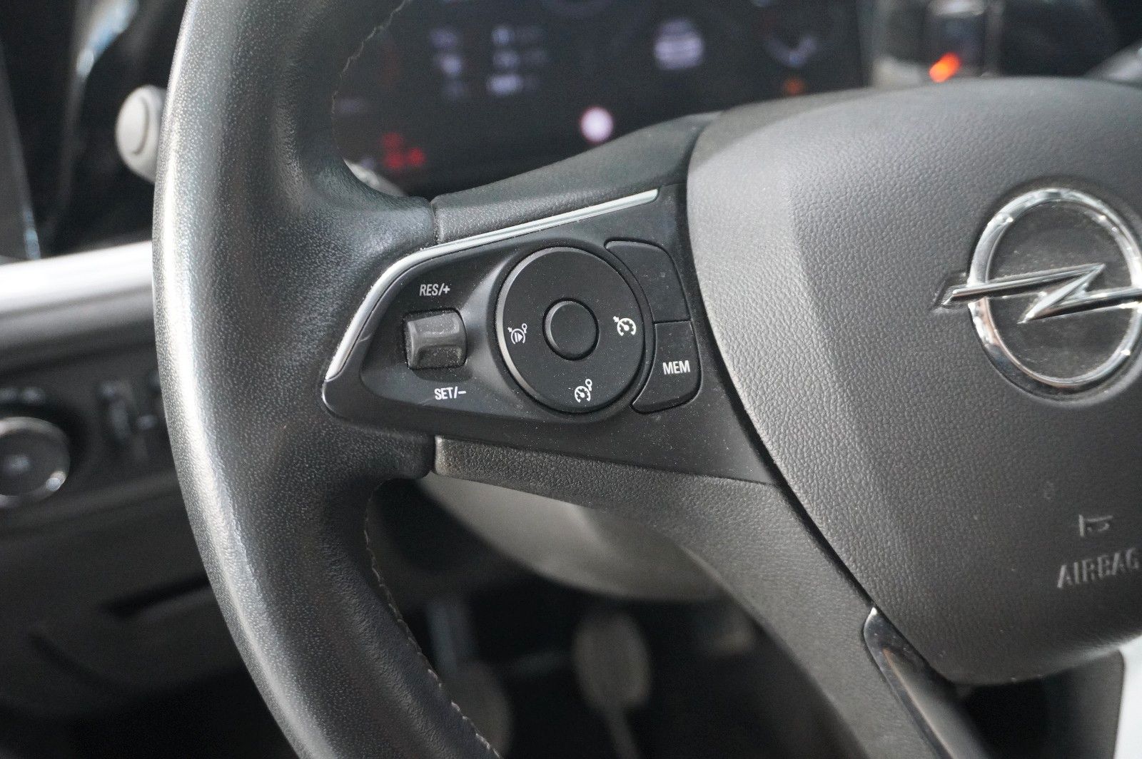 Fahrzeugabbildung Opel Grandland (X) 1.2T GS SPORT NAVI/LED/KAMERA/DAB+