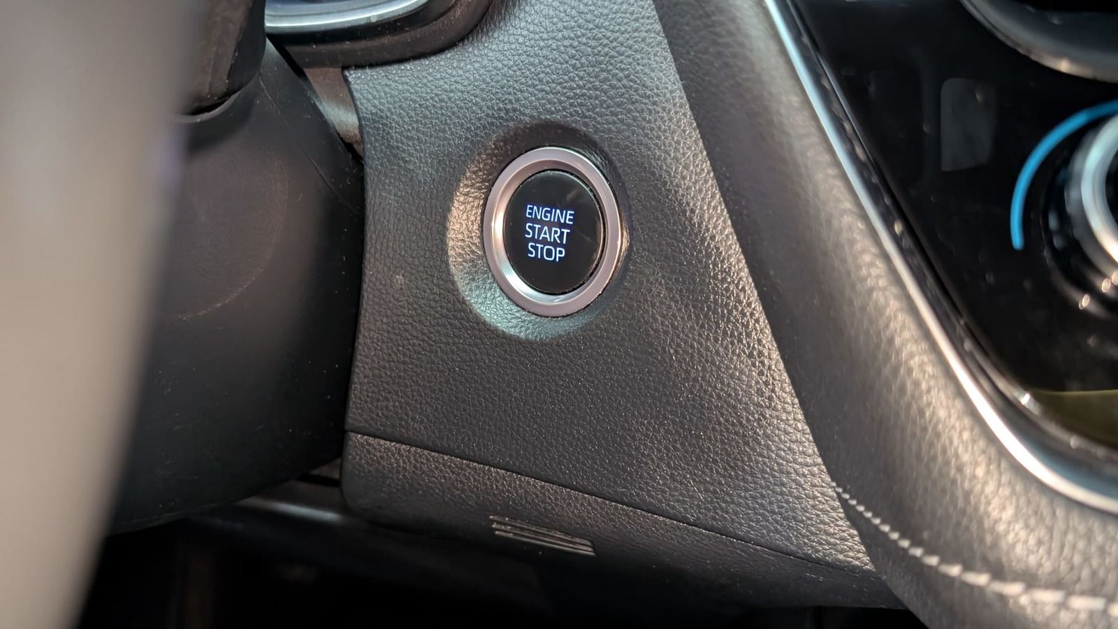 Fahrzeugabbildung Toyota Corolla Touring Sports 1.2 Team D * LED *