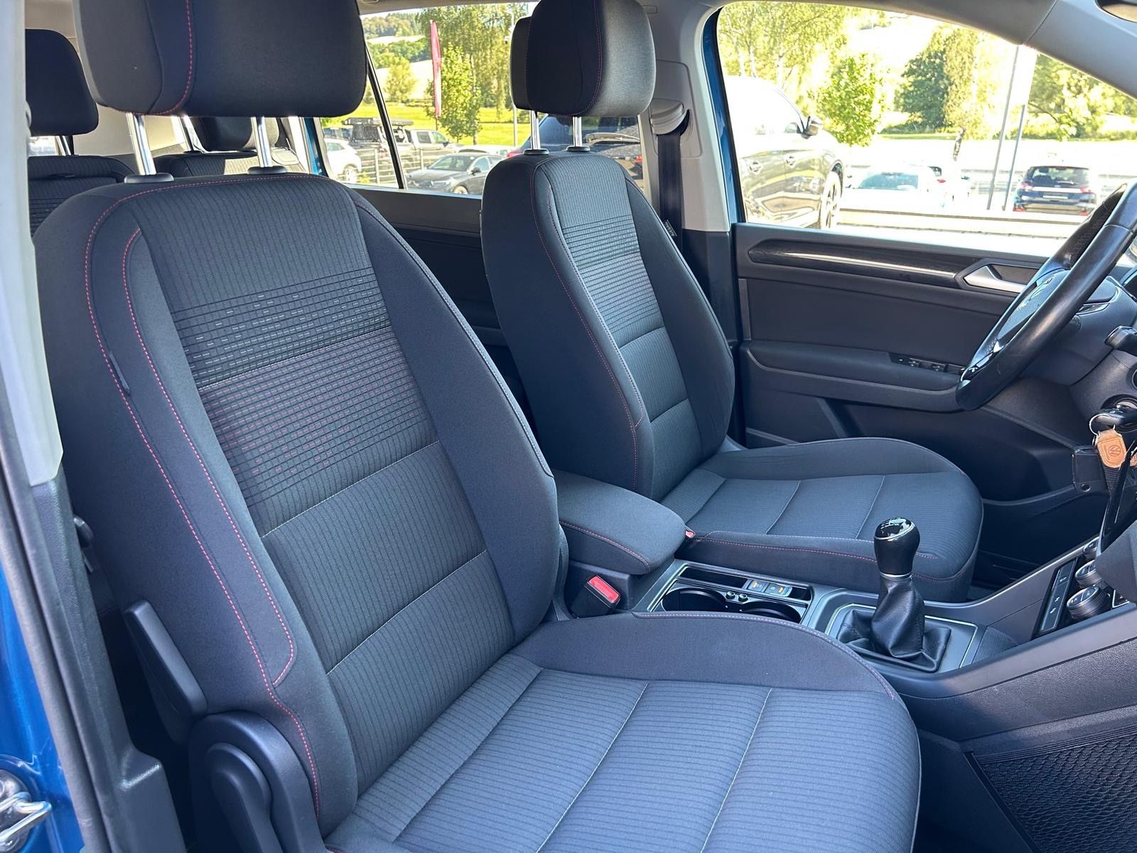 Fahrzeugabbildung Volkswagen Touran 1.4 TSI Sound°7 Sitzer°Navi°Shz°
