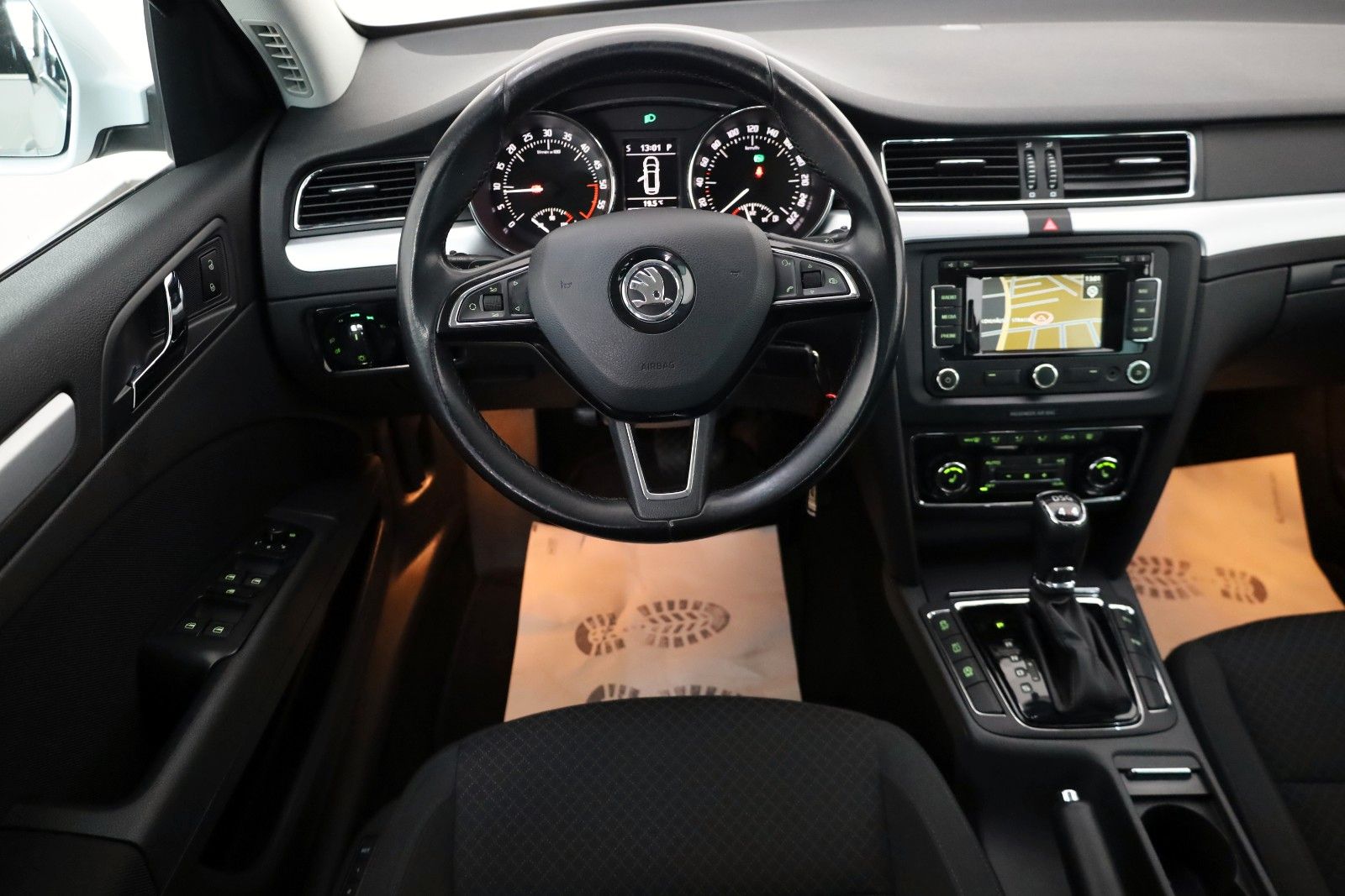 Fahrzeugabbildung SKODA Superb Combi Exclusive 4x4 Navi,Xenon,SH,PDC,+WR