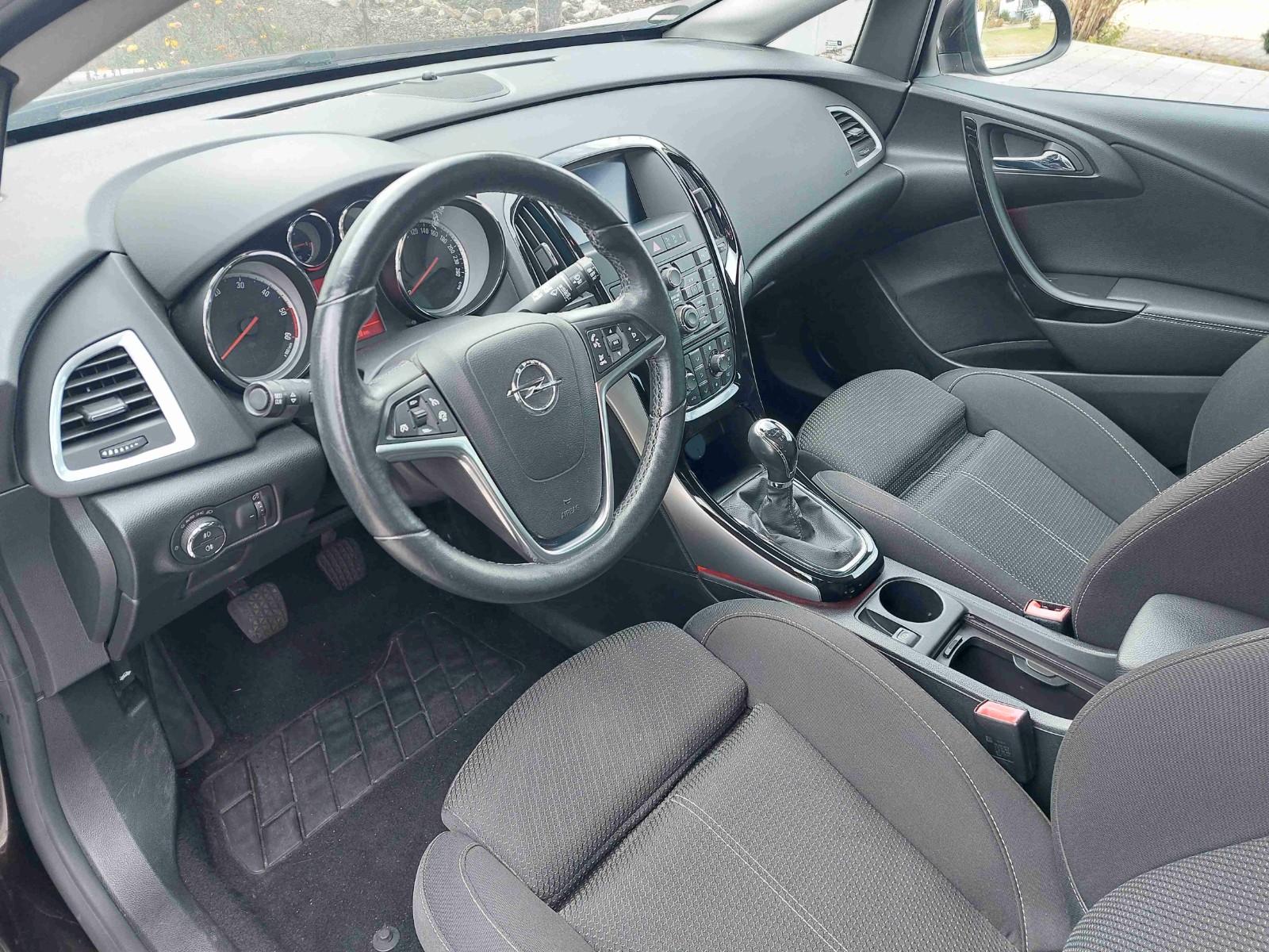 Opel Astra 2015 — двигун 1.598 cm³, 136 HP (100kW)
