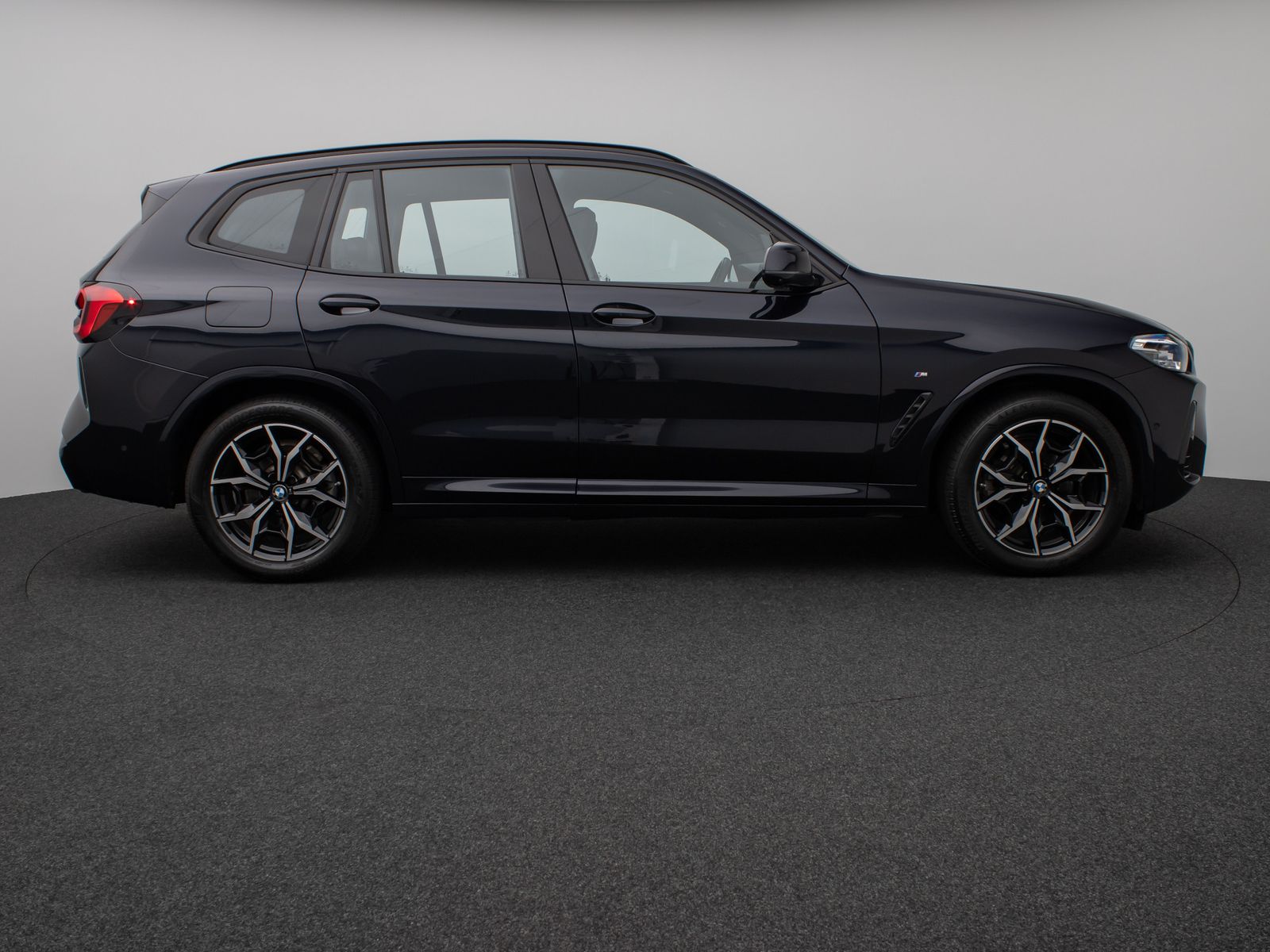 Fahrzeugabbildung BMW X3 xD20i M Sport Panorama 360°DAB HiFi Komfort