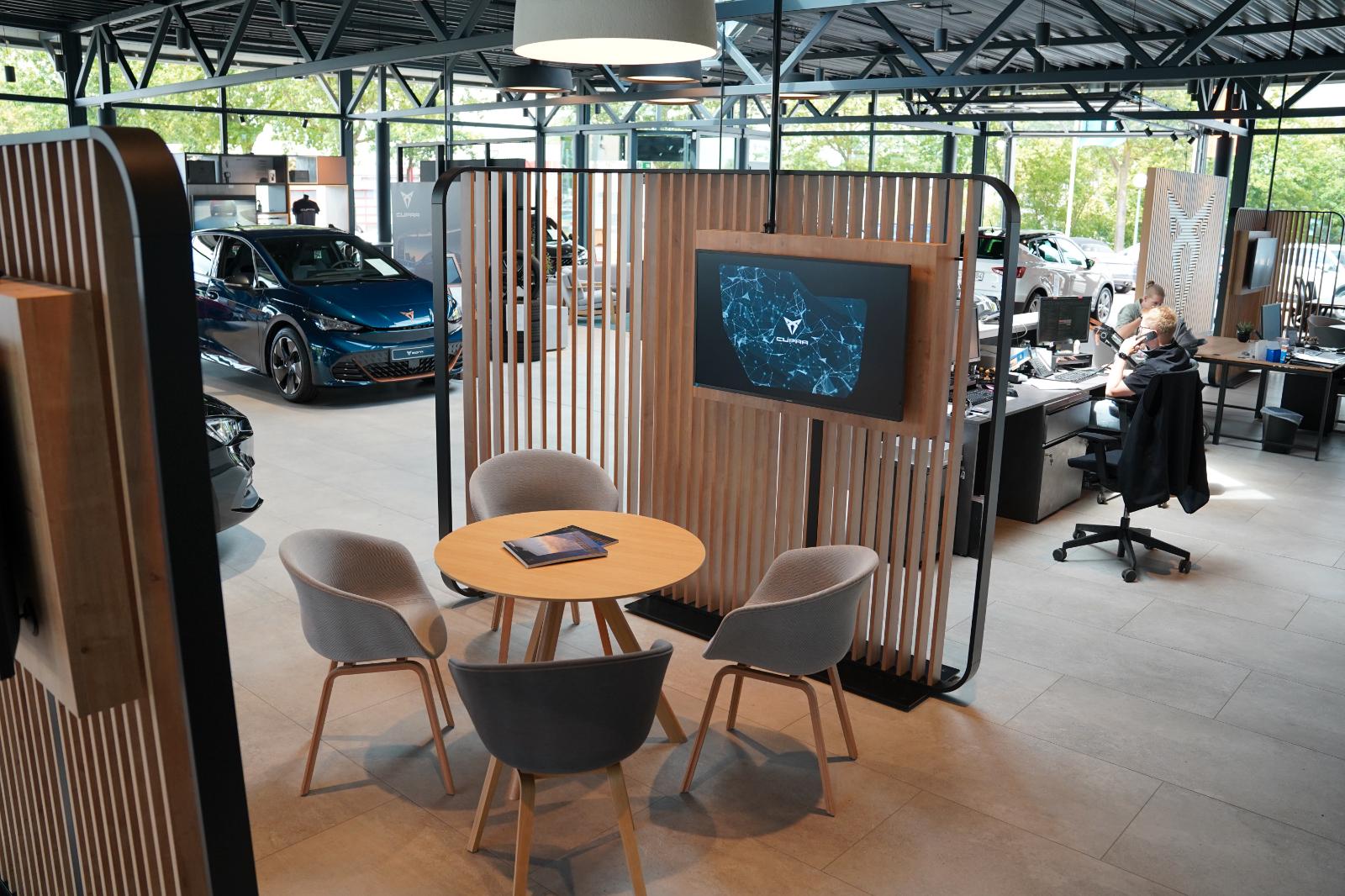 showroom-image-bottom