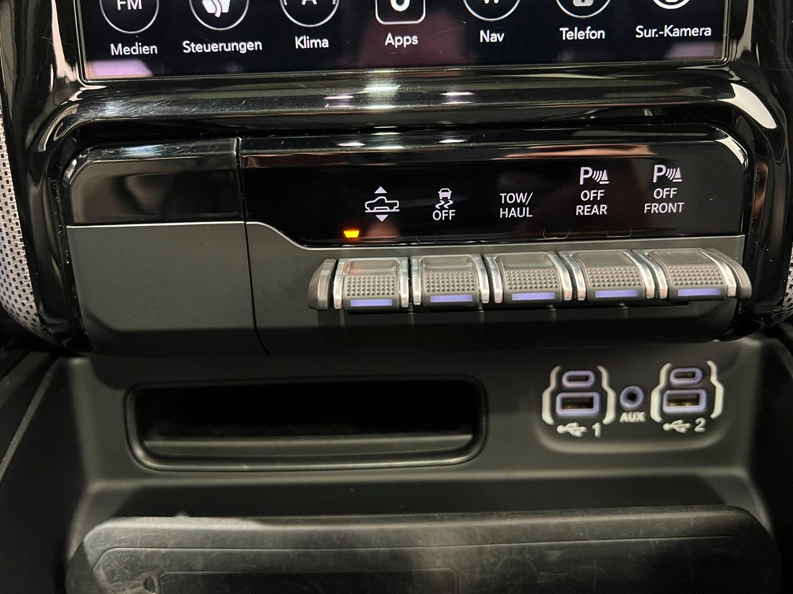 Fahrzeugabbildung Dodge RAM 1500 LIMITED NIGHT CREW CAB 4X4 *RTR UMBAU*