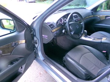 Mercedes E 200 - 9