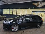 Ford Focus Turnier 2.0 ST RECARO/LEDER/Park - Ford Focus aus 2013: ST