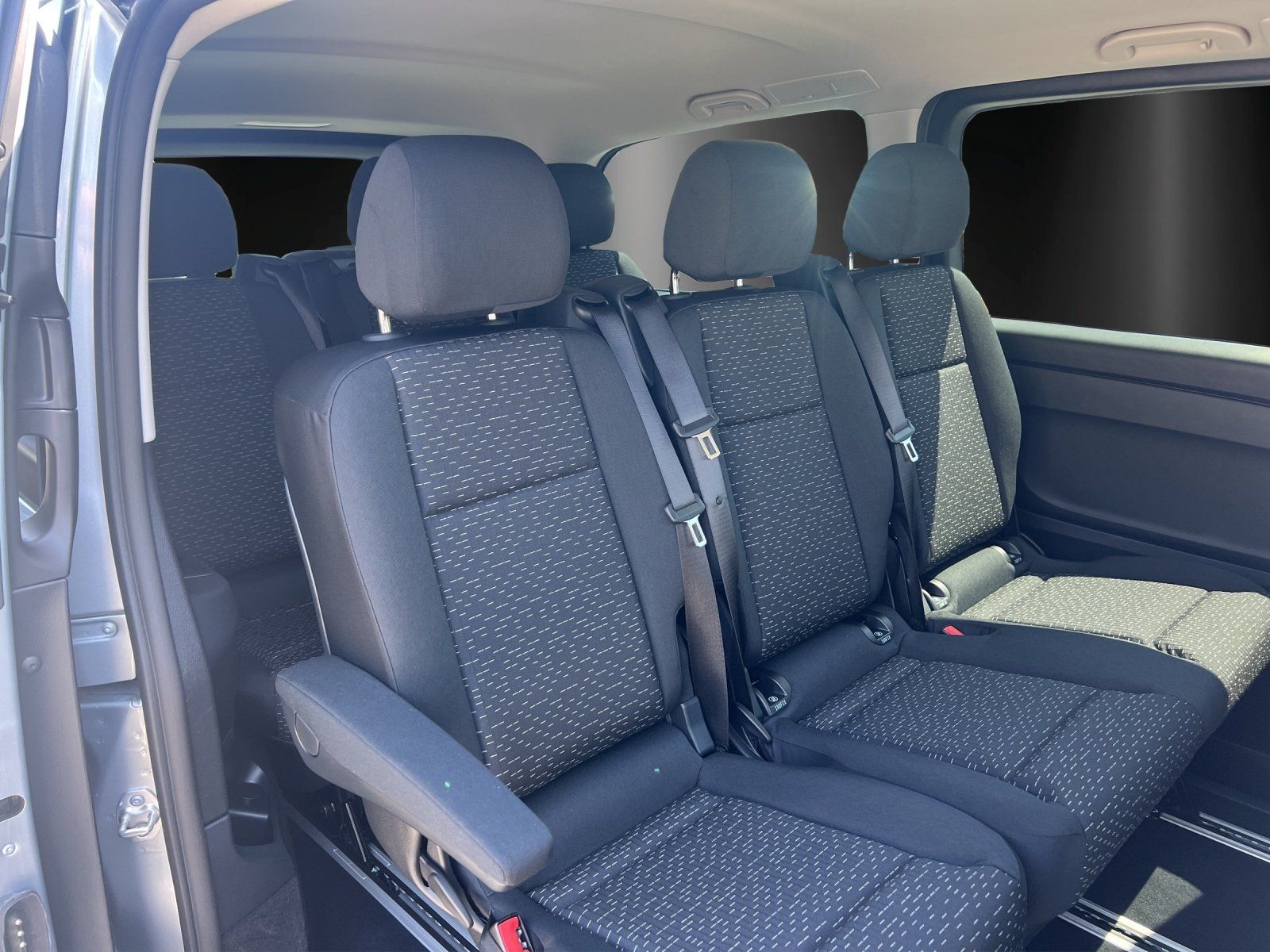 Fahrzeugabbildung Mercedes-Benz Vito 119 Tourer Sport-Paket AHK Thermotronik Nav