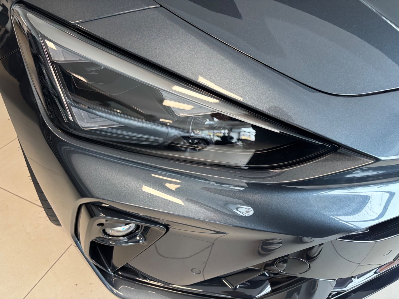Cupra Leon Sportstourer 2.0 TSI 150 kW 4Drive, AHK imagem 2