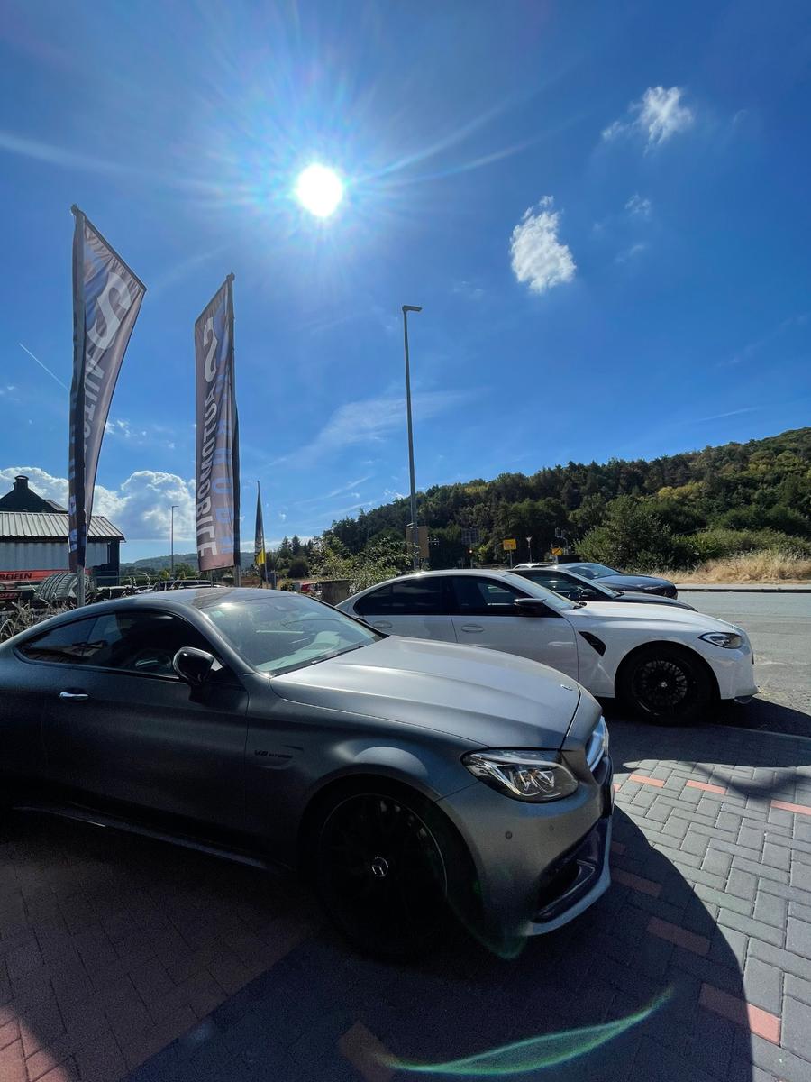 showroom-image-top