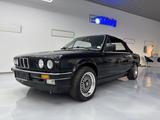 BMW 320i*Cabrio*Schwarz*Leder*Oldtimer*H*2.Hand* - BMW 320 aus 1988 mit Benzin-Antrieb: Cabrio