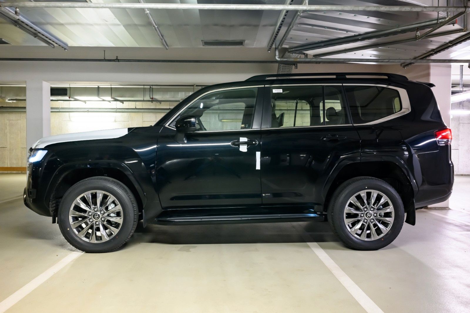 Toyota LC300 Premium+415HP+NEU+7SITZE+VOLL+EUreg+RearTV imagem 3