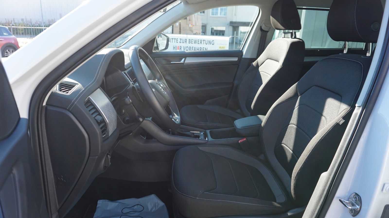 Fahrzeugabbildung SKODA Kodiaq Tour 4x4, LED,Navi,Kamera,SH,DAB,AHK