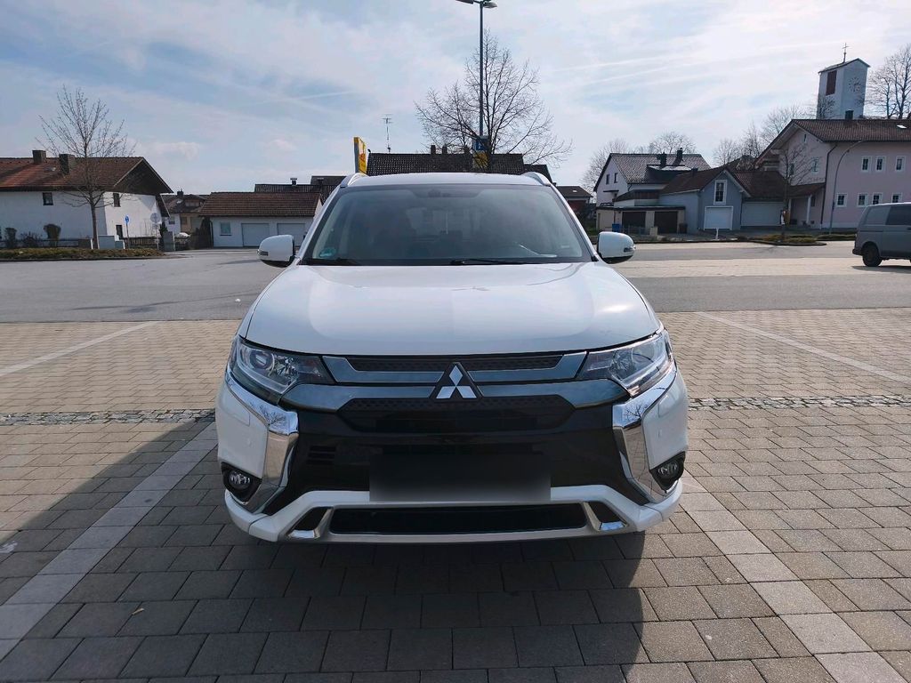 Image of Mitsubishi Outlander