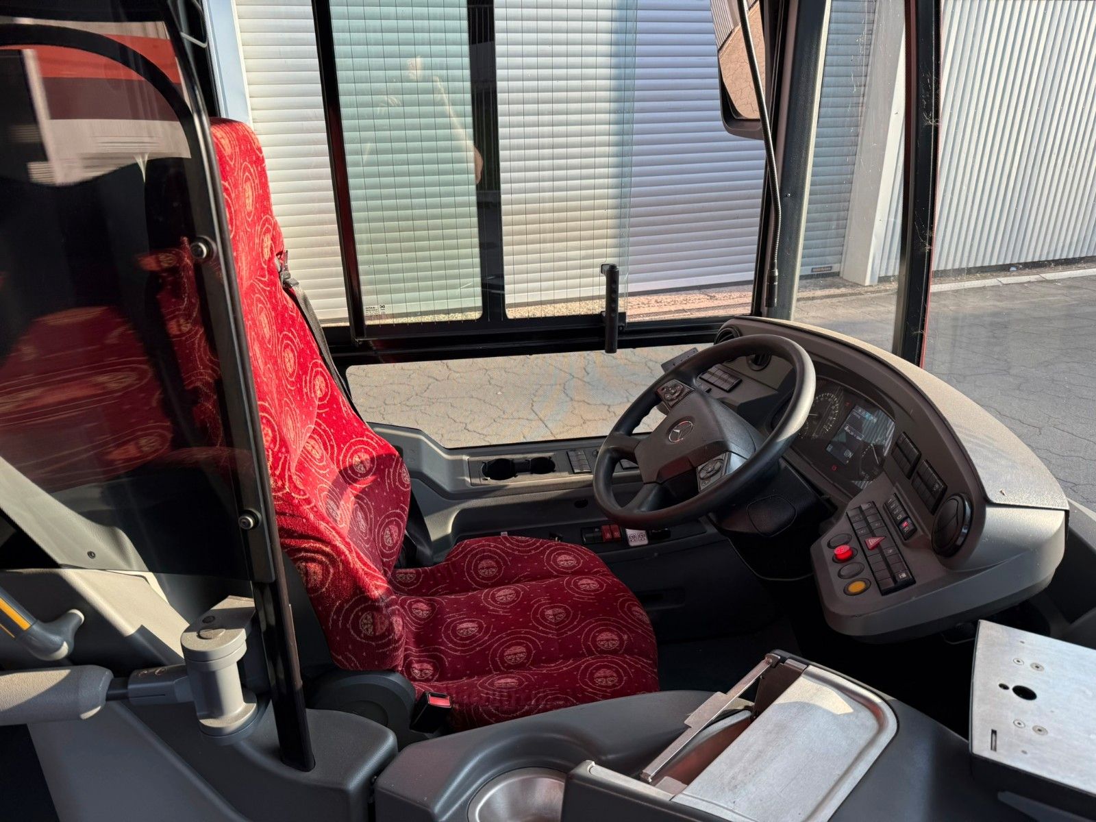 MERCEDES-BENZ  2017 - Image 7 of 25