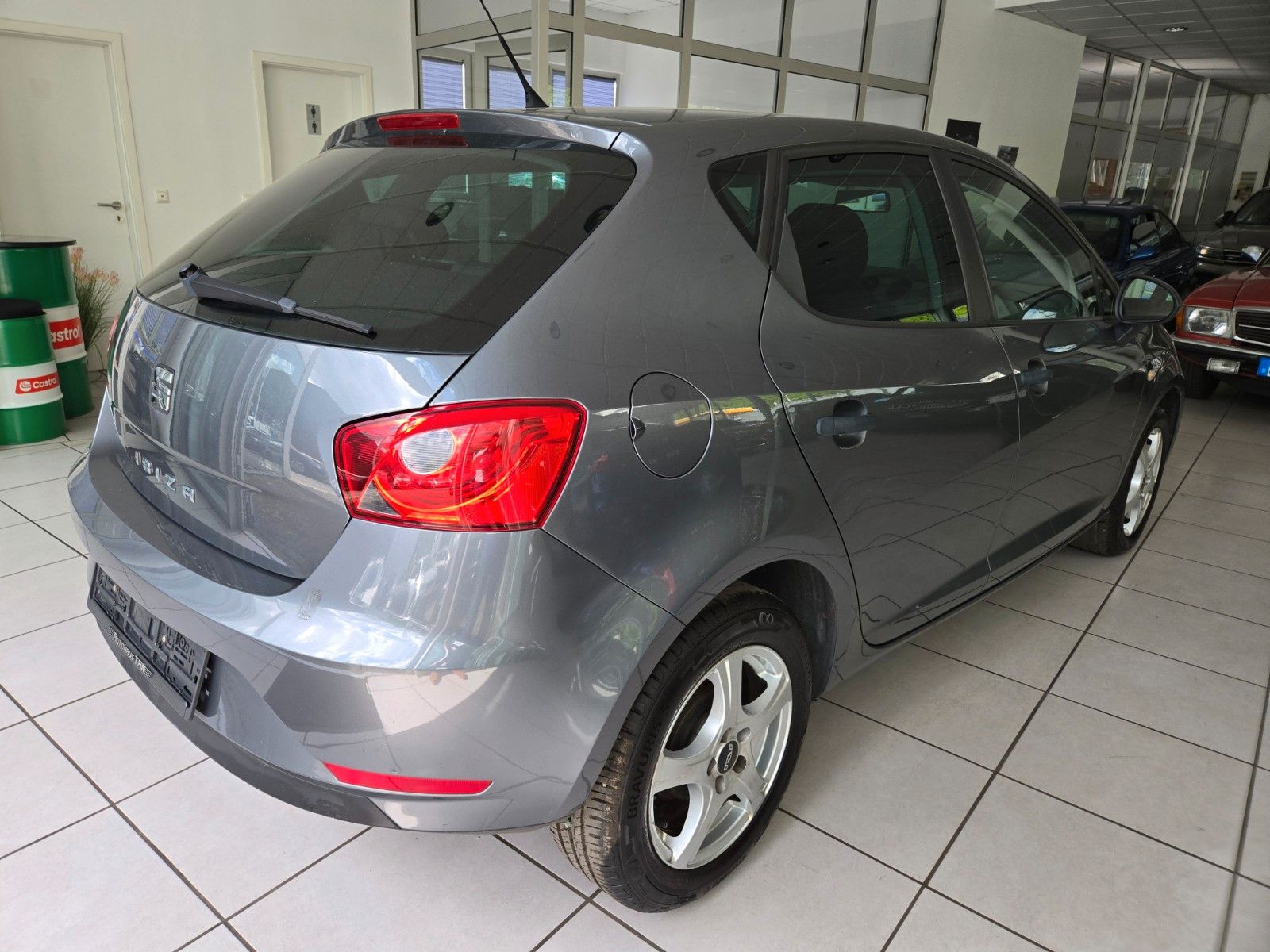 Fahrzeugabbildung SEAT Ibiza Lim. Reference Salsa