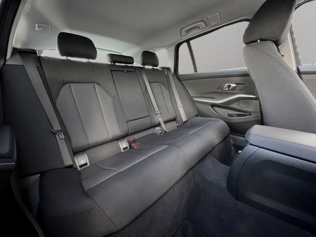 Foto Nummer 13: BMW 320i