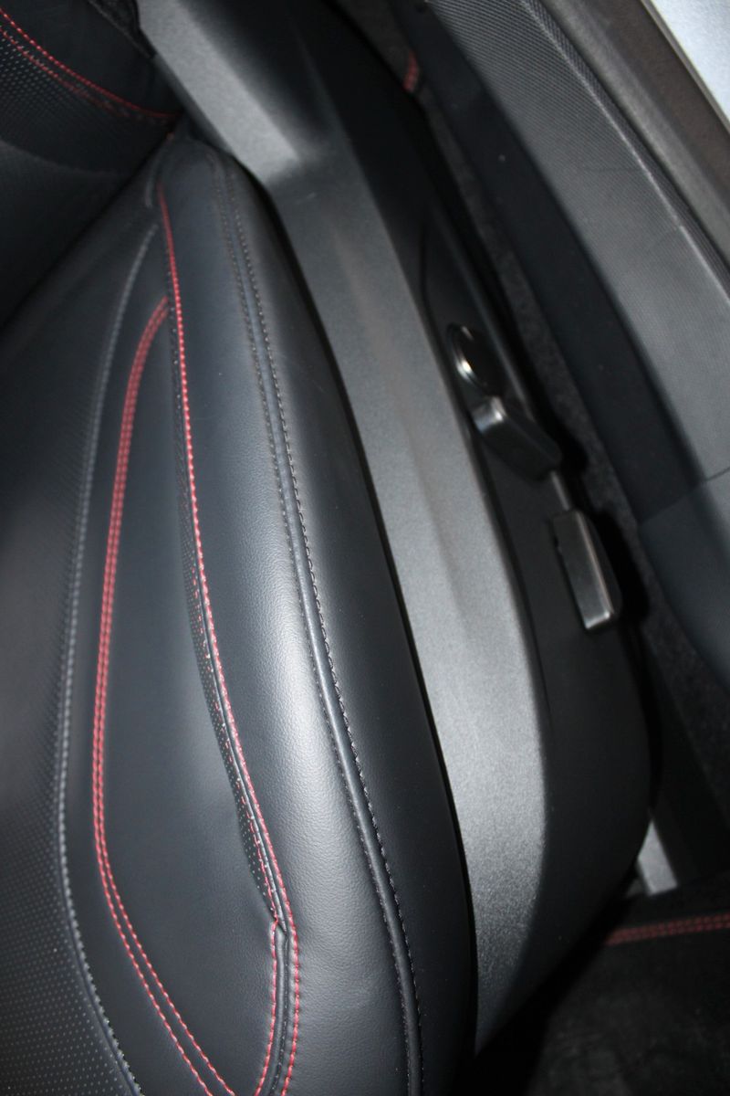 Fahrzeugabbildung Ford Mustang Mach-E AWD Matrix-LED ACC NAVI LEDER CAM