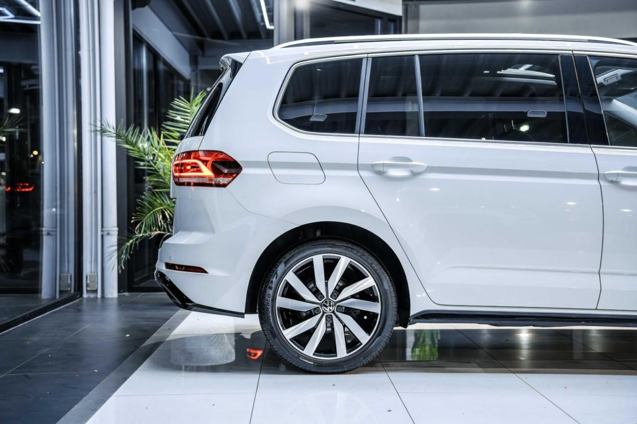 Volkswagen Touran 1.5 TSI DSG R-Line NAVI RFK ACC LED PANO, миниатюра 8