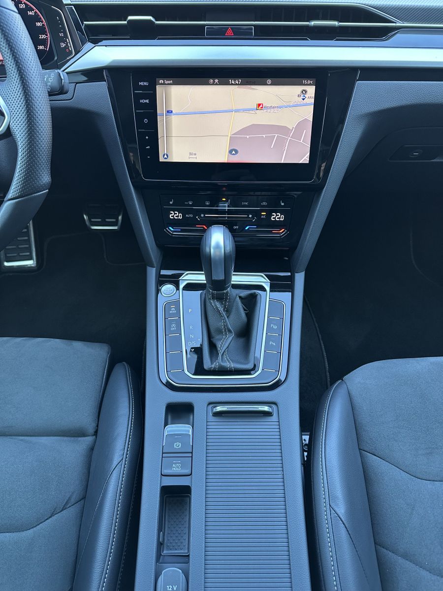 Fahrzeugabbildung Volkswagen Arteon SB 2.0 TDI DSG R-Line NAV+MATRIX+AHK+PANO