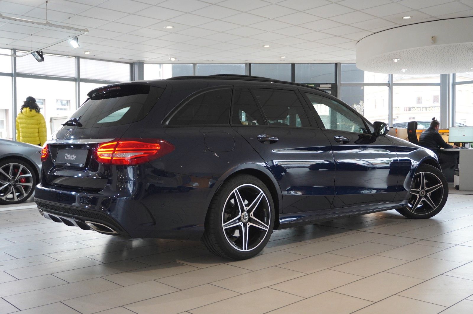 Fahrzeugabbildung Mercedes-Benz C 200 T AMG LINE 9G-TRONIC NAVI/LED/PANO./SPORT
