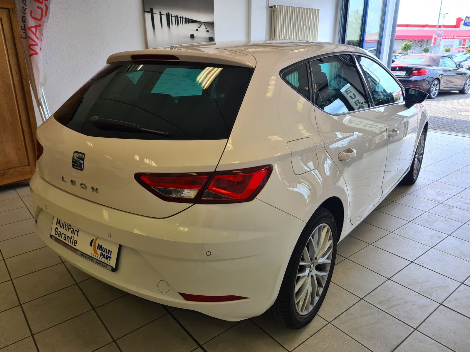 Fahrzeugabbildung SEAT Leon Style / 1. HAND / SCHEKCHEFT / GARANTIE