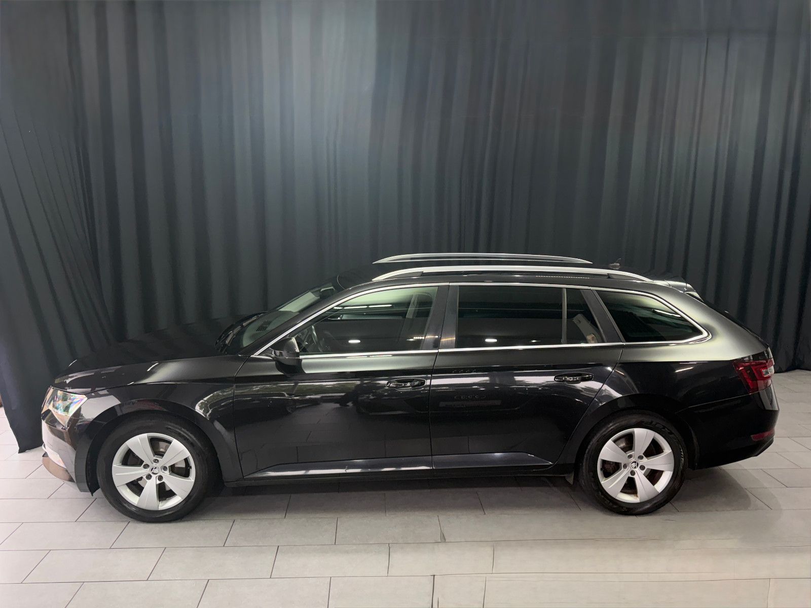 Fahrzeugabbildung SKODA Superb Combi Style |DSG|NAVI|MEMORY|ACC