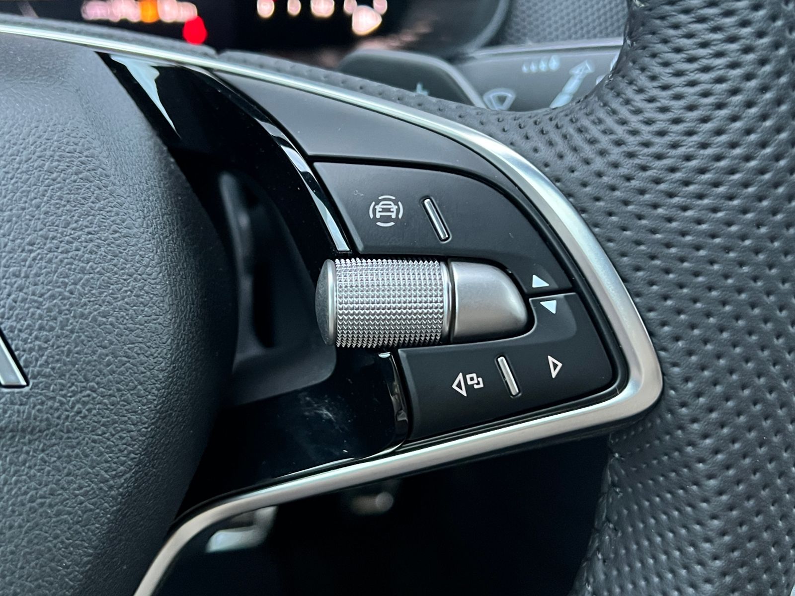 Fahrzeugabbildung SKODA Kamiq Monte Carlo 1.0 TSI DSG *Garantie, LED, AH