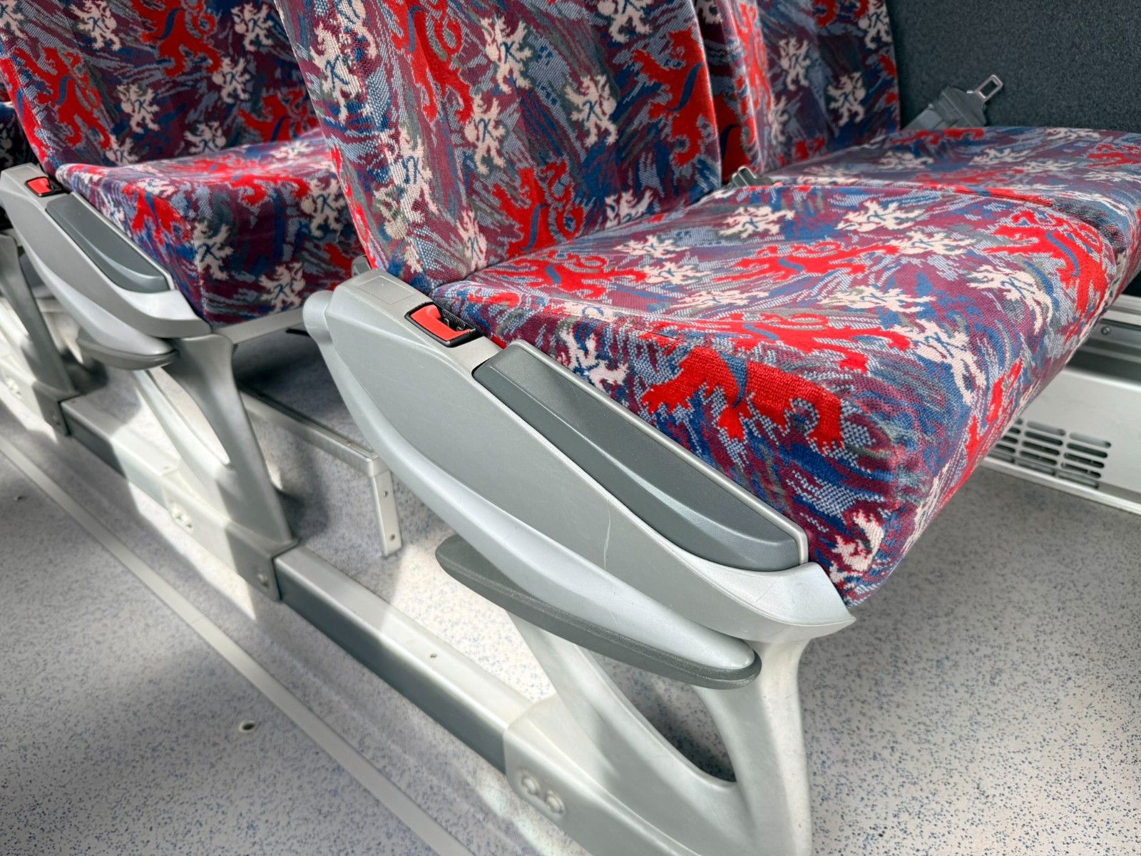 SETRA  2013 - Image 14 of 26