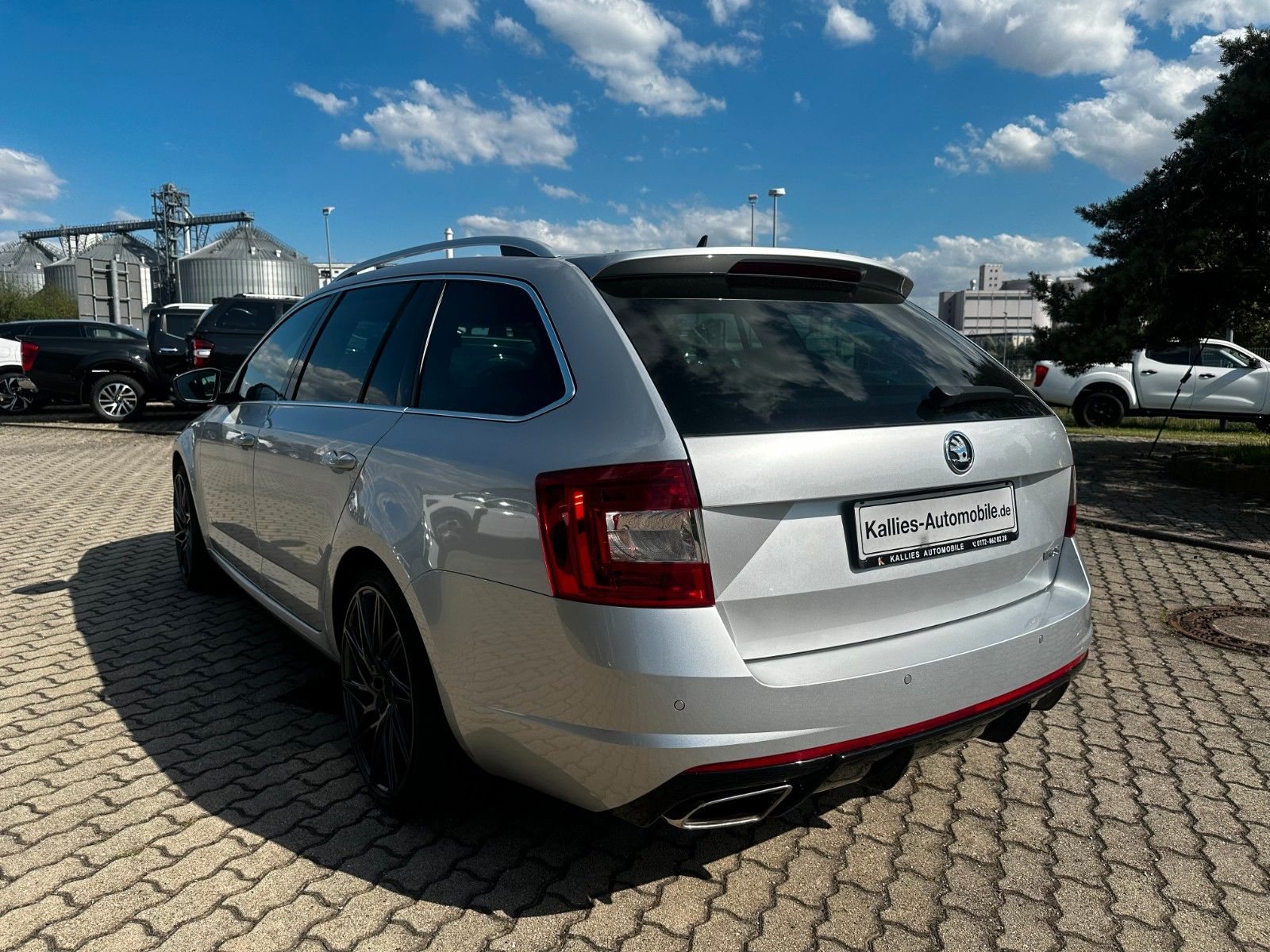 Fahrzeugabbildung SKODA Octavia Combi RS Autom. Leder
