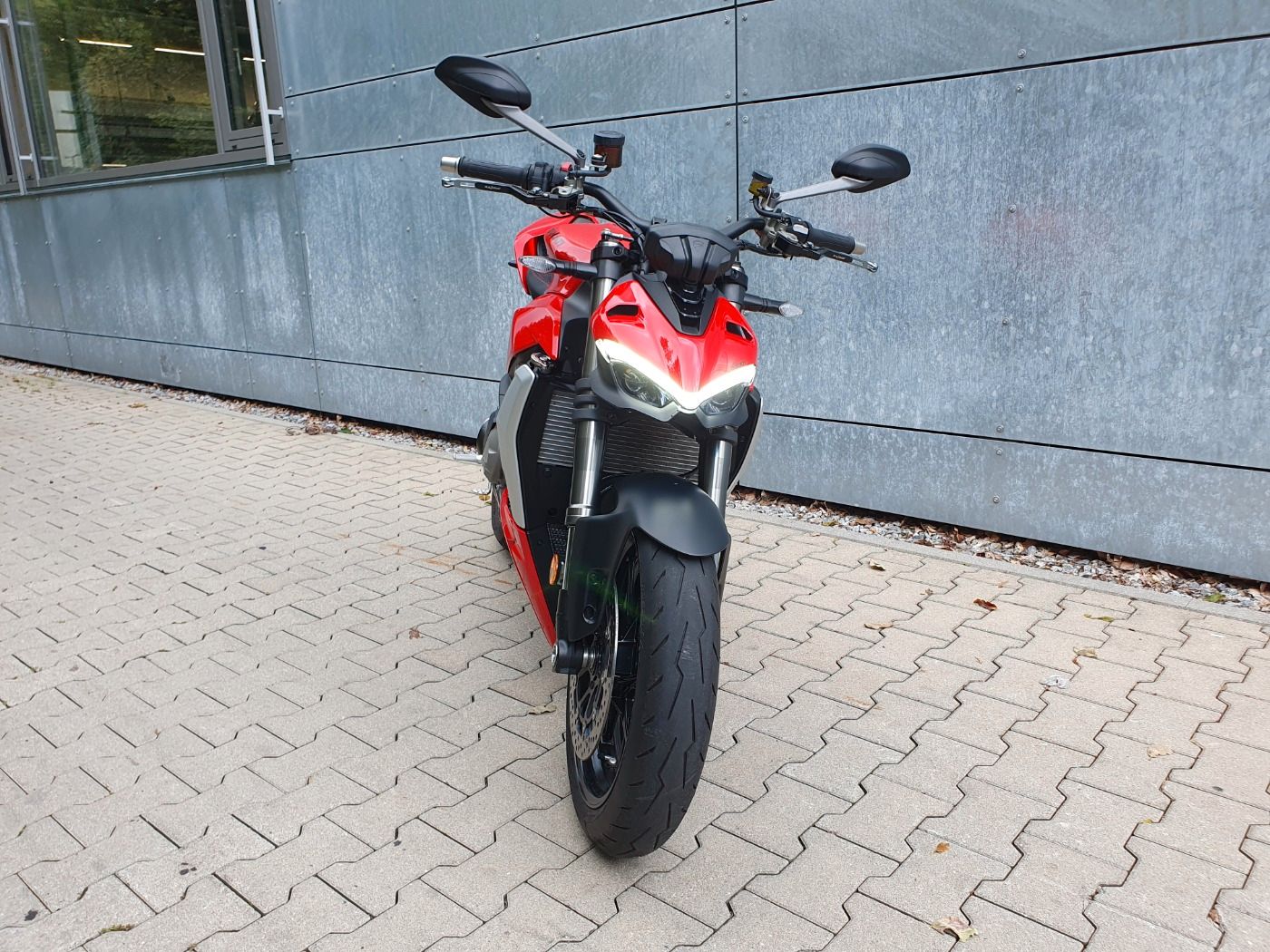 Fahrzeugabbildung Ducati Streetfighter V2