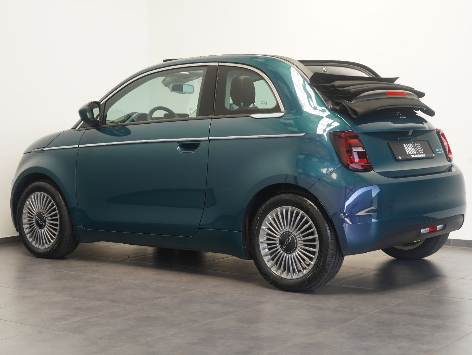 Fahrzeugabbildung Fiat 500e Cabrio 87KW/42kWh/DC-LADEN/CARPLAY/DAB/SOH