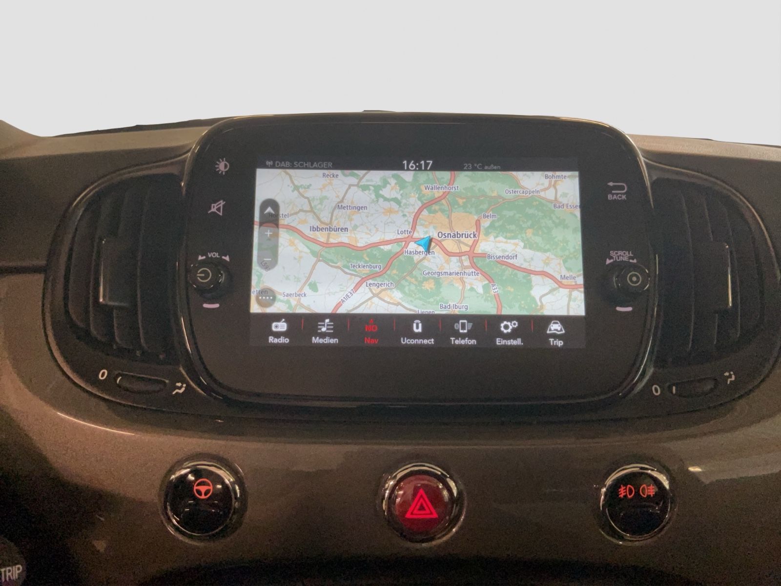 Fahrzeugabbildung Fiat 500C DolceVita 8-fach bereift