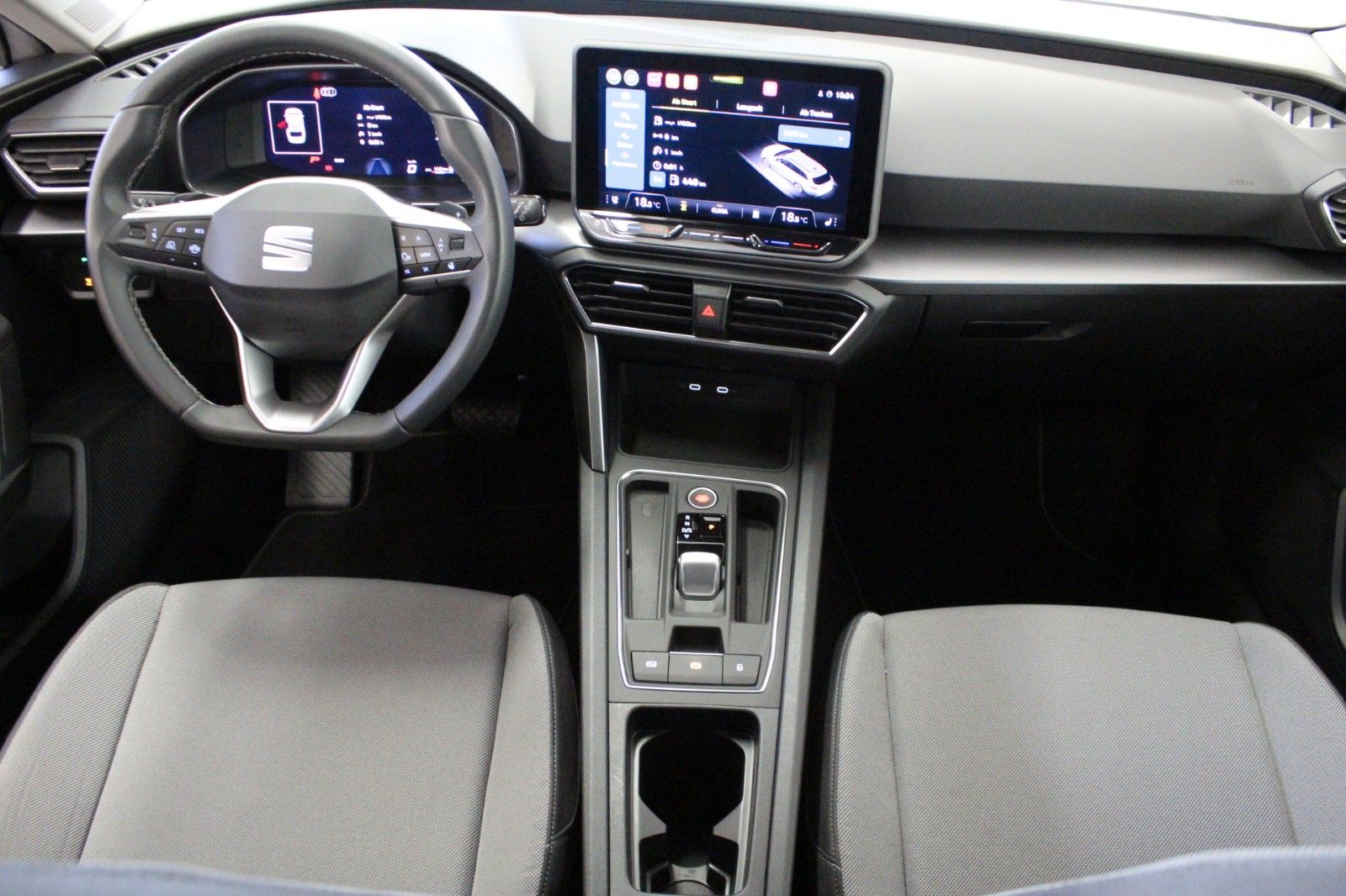 Fahrzeugabbildung SEAT Leon Sportstourer 1.5 Style DSG Automatik