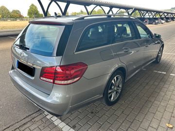 Mercedes E 200 - 3