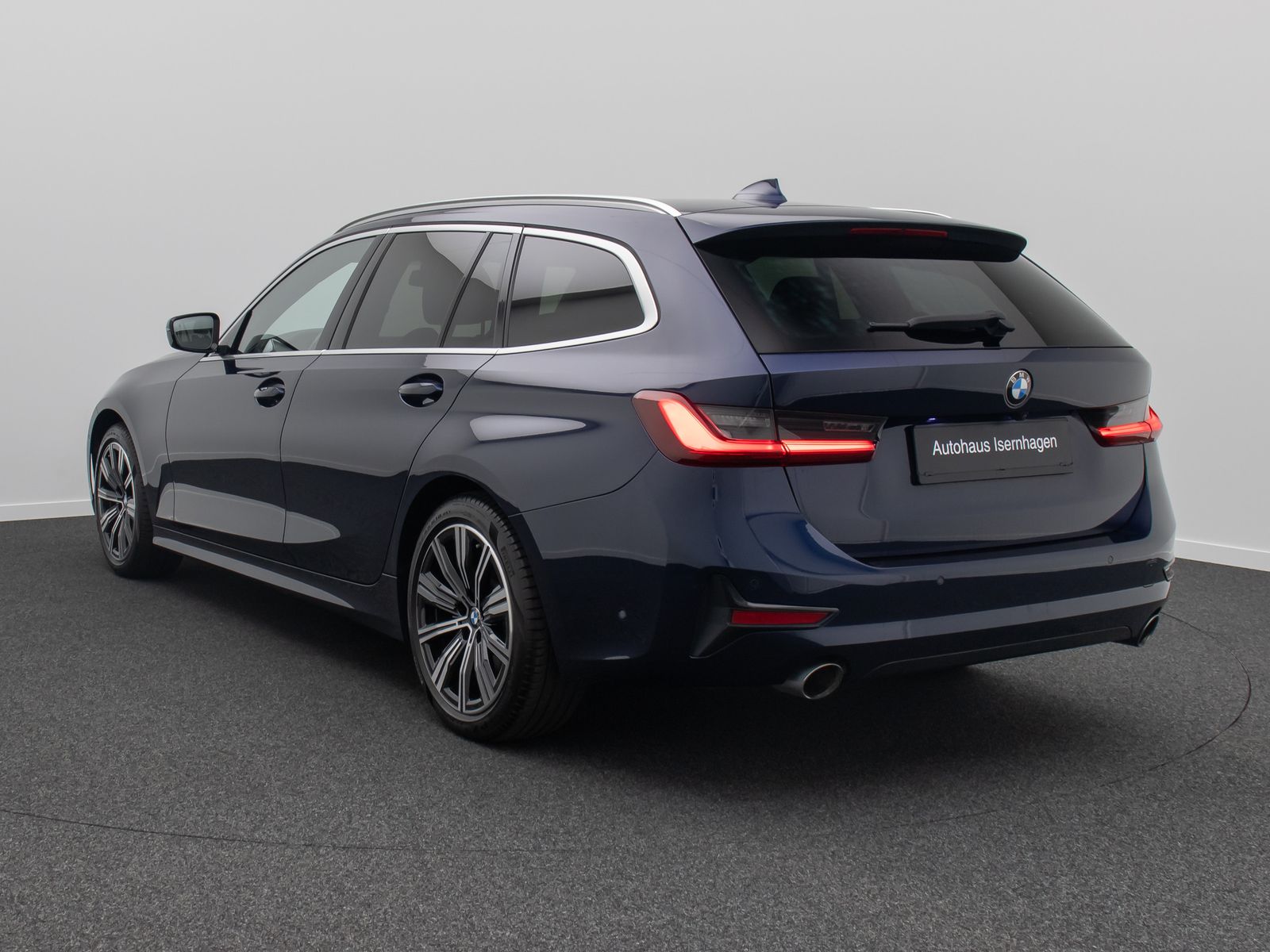 Fahrzeugabbildung BMW 330d xD SportLine DAB Laser DisKey HiFi Panorama