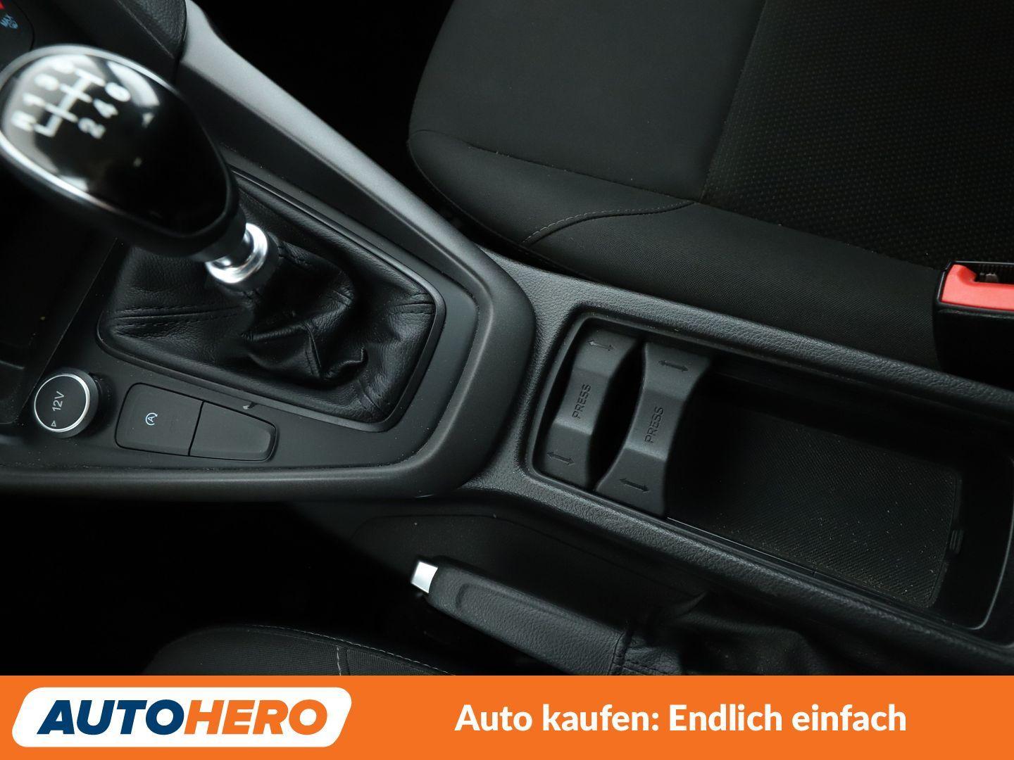 Ford Focus 1.0 EcoBoost Business*NAVI*TEMPO*PDC*SHZ*