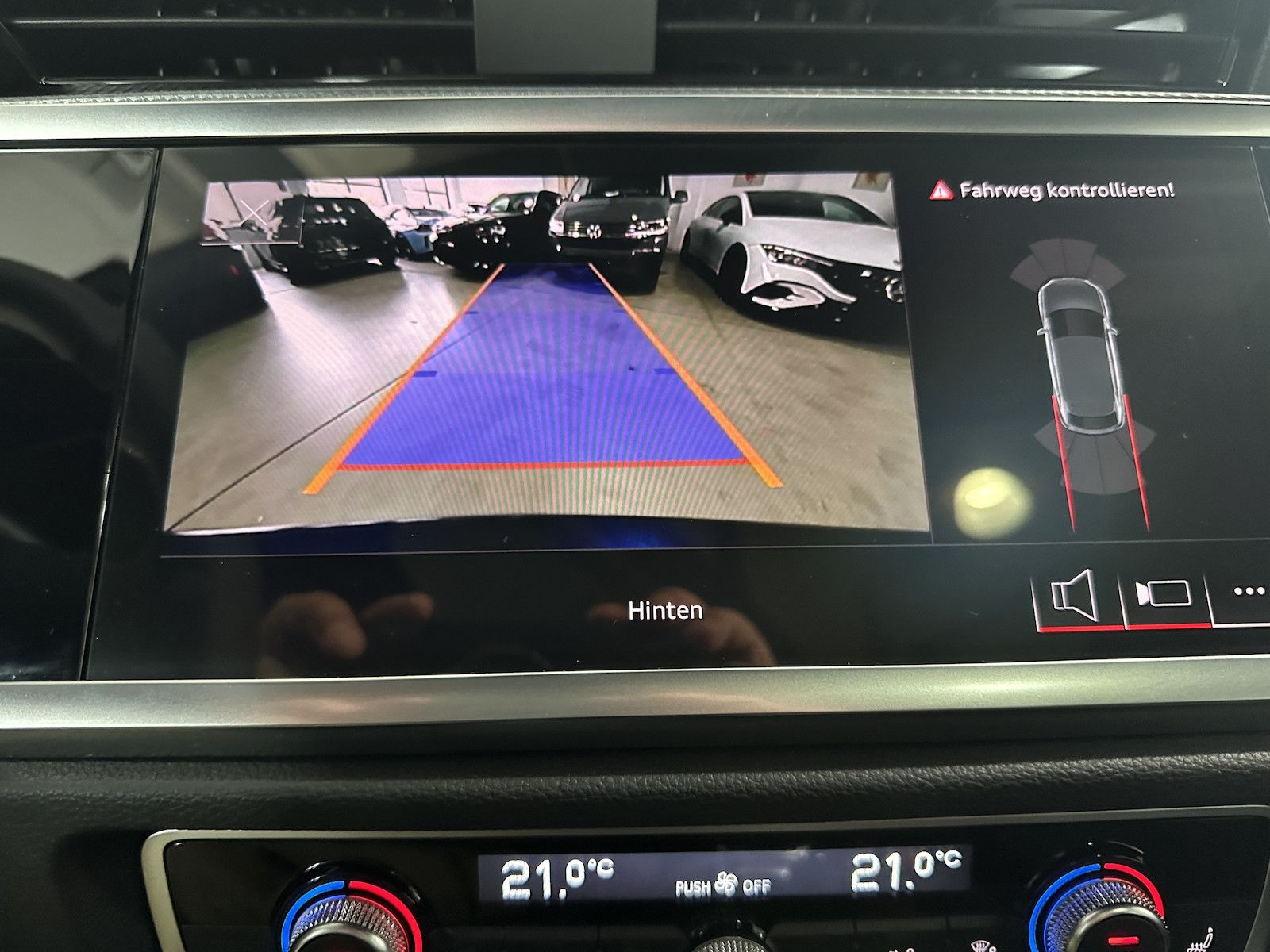 Fahrzeugabbildung Audi Q3 Sportback 35 TDI S line/Pano/Matrix/20´/RFK