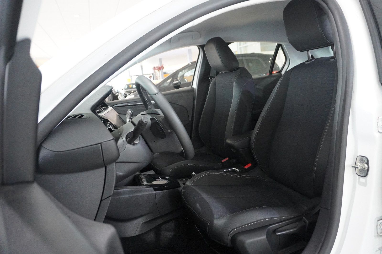 Fahrzeugabbildung Opel Corsa F 1.2T ELEGANCE NAVI/LED/KAMERA/SPORT/DAB+