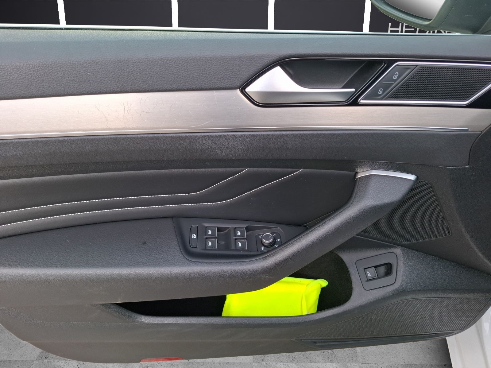 Fahrzeugabbildung Volkswagen Passat Variant TDI Elegance DSG Matrix Navi AID