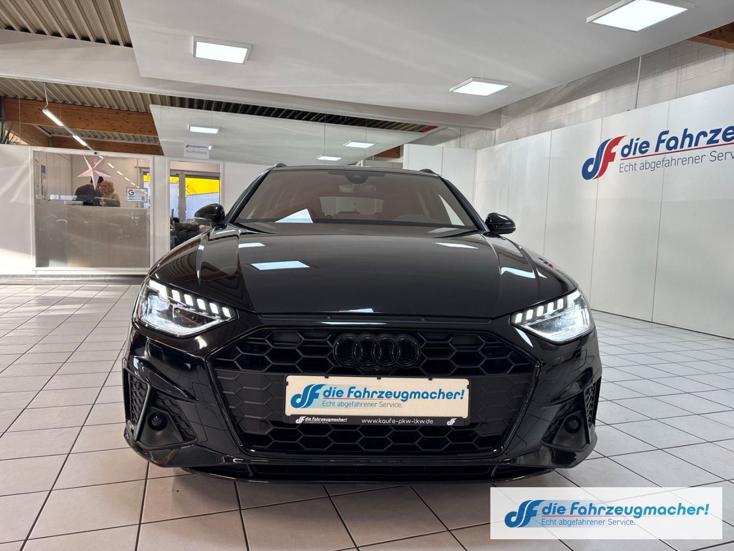 Fahrzeugabbildung Audi A4 Avant 35 TDI S line Navi Leder *EXPORT