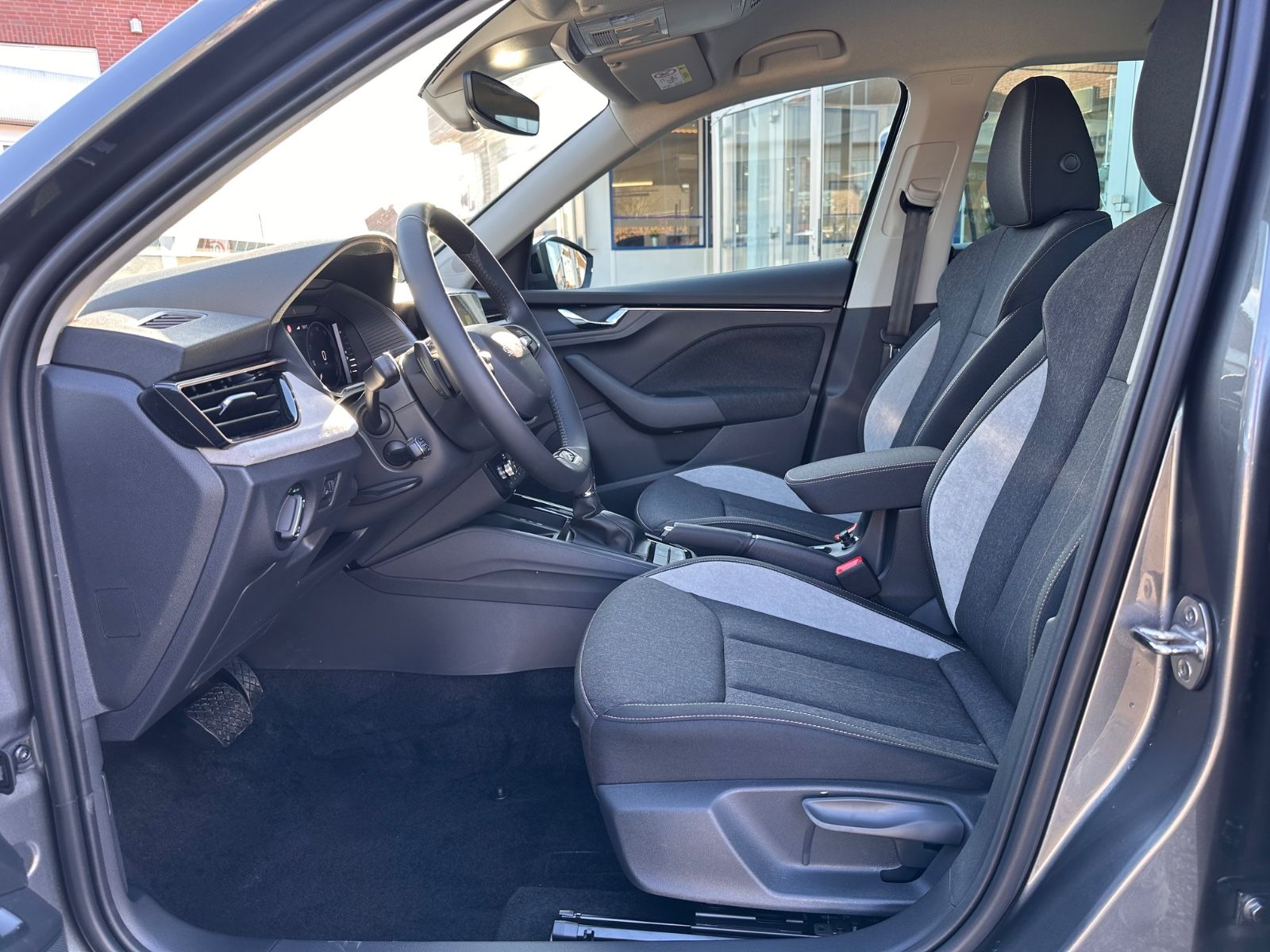 Fahrzeugabbildung SKODA Kamiq Selection 1.0 TSI DSG ACC/LED/PDC/eHeck